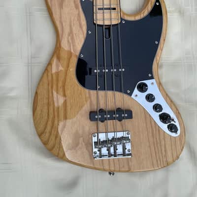 Sire V7 Vintage with Fender Custom Shop Custom 60s Pickups Swamp Ash Natural image 1
