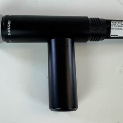 Shure BLX2/Beta58a Wireless Microphone H11 Band Excellent Condition 572-596 MHz image 5