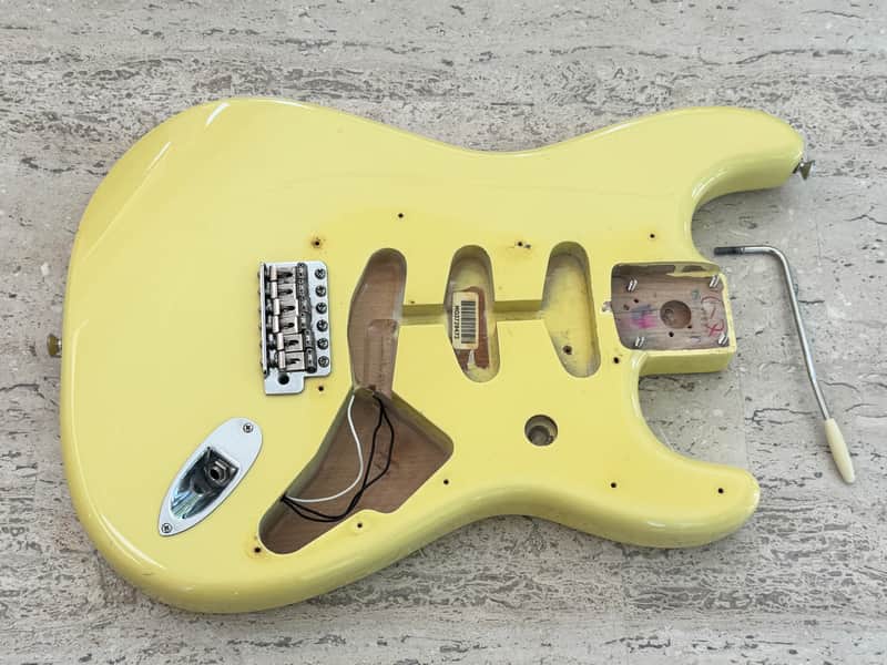 Fender Special Edition Canary Diamond Yellow 60's Stratocaster Alder BODY Vintage '62 Reissue Vintera image 1