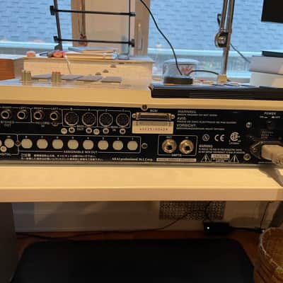 Original Akai MPC2000XL MIDI Production Center (Stock) image 3
