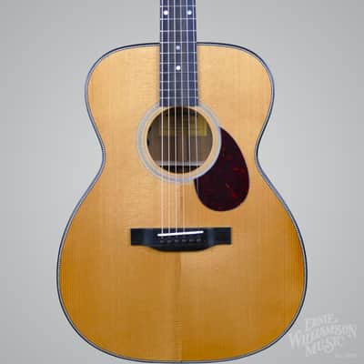 Eastman E3OM-DLX Acoustic-Electric Guitar – Natural image 2