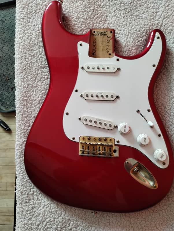 Fender Yngwie malmsteen loaded body 2010 - Red image 1
