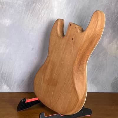 high end Offset Bass Body Unfinished Deep Curly Maple Top / Walnut Accent/ Solid One-piece Mahogany Back- limited Luthier Supply R2 image 3
