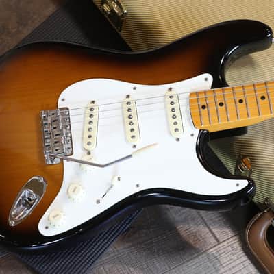 Minty! 2023 Fender American Vintage II '57 Stratocaster Electric Guitar Sunburst + COA OHSC image 3