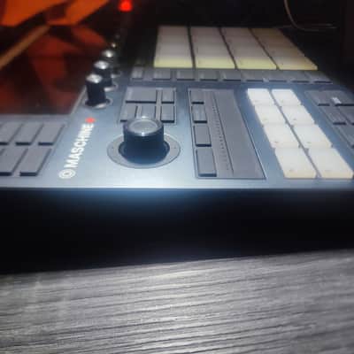 Native Instruments Maschine Plus 2021 - Present - Black image 9