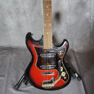 Rare 1960s Japanese Vintage Electric Guitar – Original Condition & Ready to Play! image 2