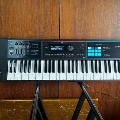 Roland JUNO-DS 61 61-key Synthesizer w/ gig bag