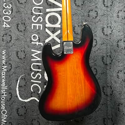 Squier Classic Vibe '60s Fretless Jazz Bass Guitar- 3-Tone Sunburst (Pre-Owned) image 5