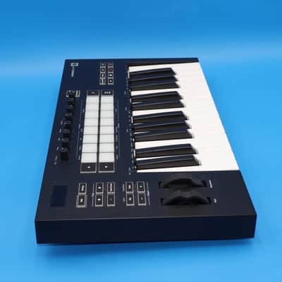 Novation Launchkey 25 MK3 USB MIDI Keyboard Controller image 5