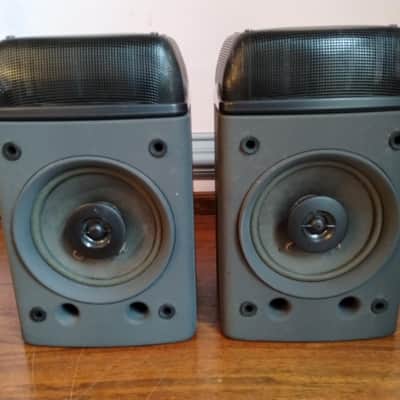 Optimus Pro LX5 bookshelf speakers in excellent condition - 1980's image 1
