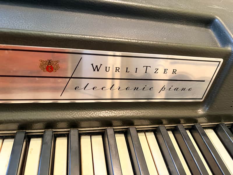Wurlitzer 200 A Late 70s- early 80s - Black image 1