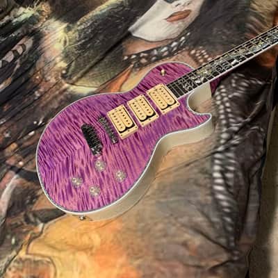 DRAGON 🐉🐲! 2025 Gibson Custom Shop Les Paul Dragon Purple Denim Blue Trans Violet Pink Flame Top TV White Ebony Classic White CustomBuckers M2M Made To Measure Ultima Modern Supreme Burst Abalone Master Artisan Collector’s Limited Edition Figured image 14
