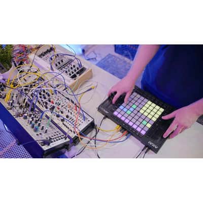 AKAI PROFESSIONAL APC64 Pour Ableton - Contrôleur Ableton 8x8 pads, 8 bandes tactiles, CV/Gate image 9