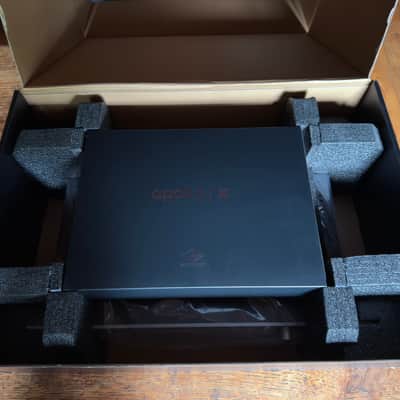 Universal Audio Apollo x16 Gen 2 - Mint, boxed image 8