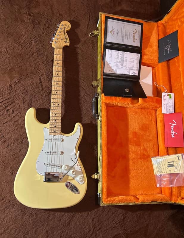 Fender Yngwie Malmsteen Artist Series Signature Stratocaster with Maple Fretboard 2007 - Present - Custom Shop - 1 of 2- Vintage White image 1