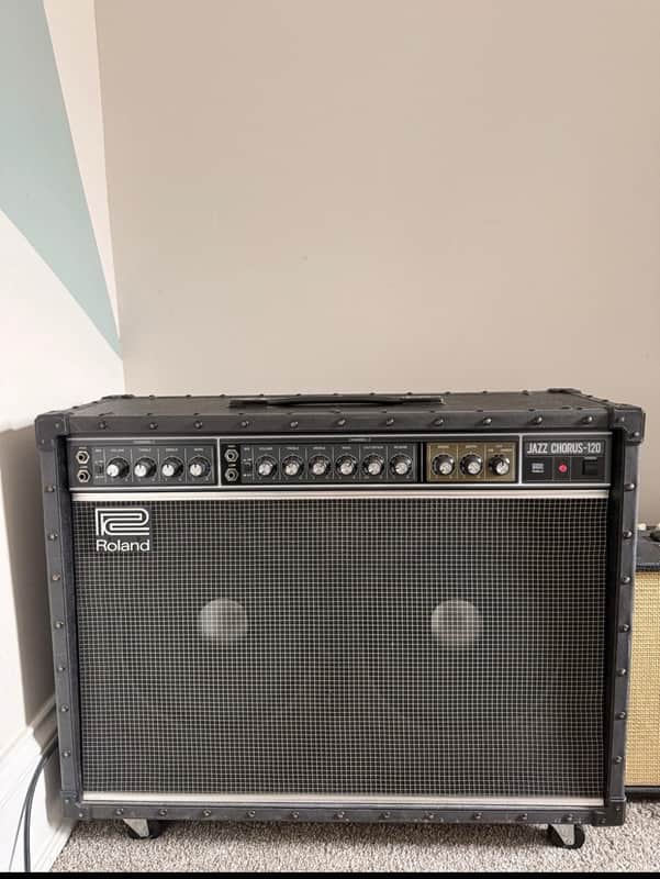 Roland JC-120 Jazz Chorus 2-Channel 120-Watt 2x12" Guitar Combo