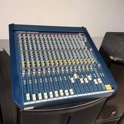 Allen & Heath Wizard 16:2 WZ3 mixer analogico 16 canali + effetti image 1