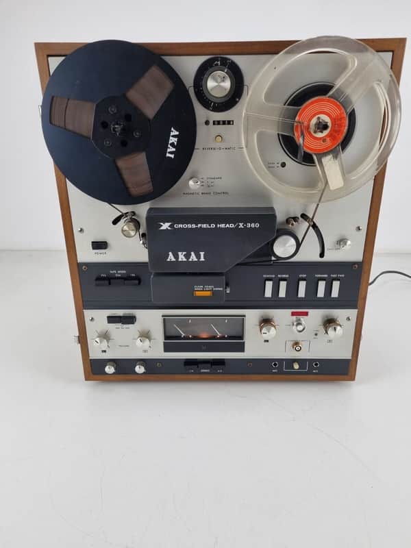 Akai X-360 Vintage 18cm recorder with build in speakers