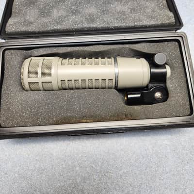 Electro-Voice RE20 Cardioid Dynamic Microphone 1968 - Present - Gray image 6