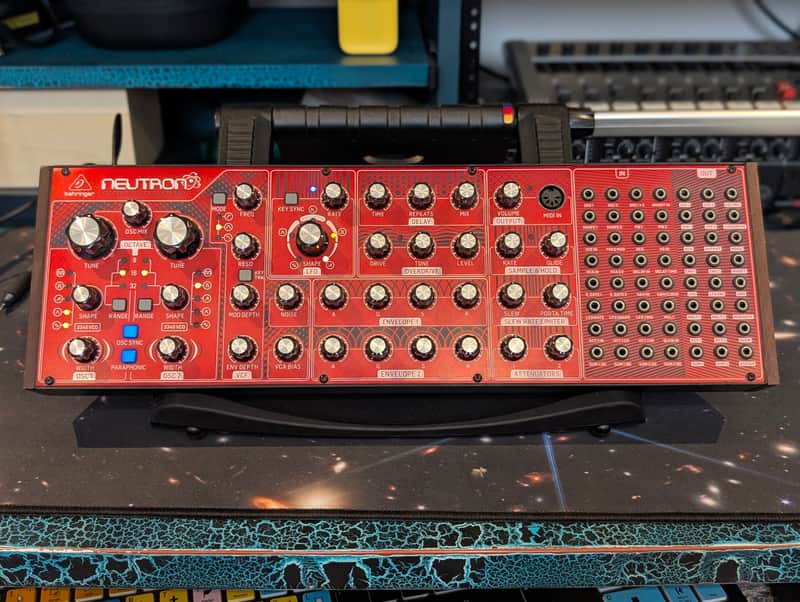 Behringer Neutron Paraphonic Analog and Semi-Modular Synthesizer
