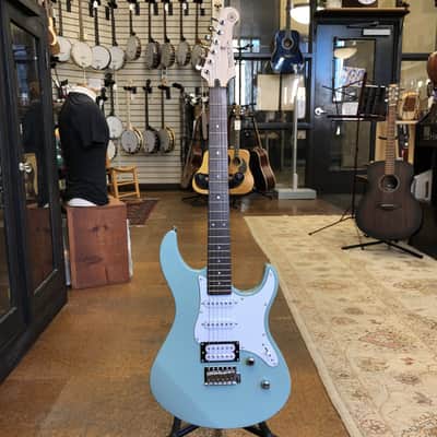 Yamaha Pacifica PAC112V Solid Body Electric Guitar Sonic Blue image 4