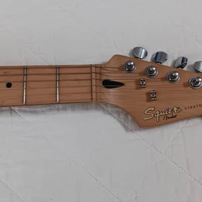 Squier Deluxe Stratocaster with Maple Fretboard & 2-Point Tremolo 2014 - Pearl White Metallic image 4
