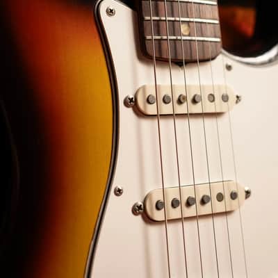 1966 Fender Stratocaster - Sunburst image 3