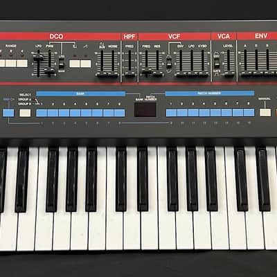 Roland Juno-106 61-Key Programmable Polyphonic Synthesizer 1984 - 1985 - Black