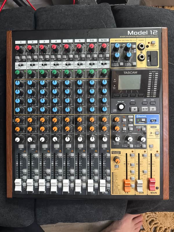 TASCAM Model 12 2024 - Mint
