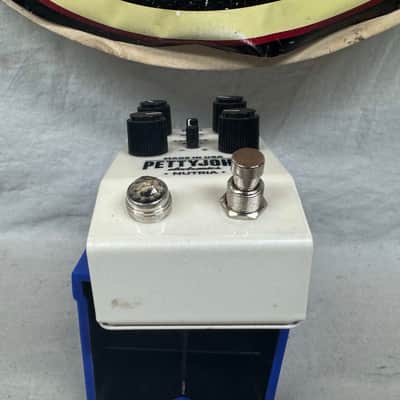 Pettyjohn Electronics Nutria rodent-style Distortion Pedal image 3