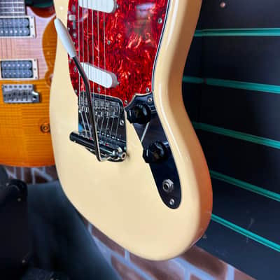 Fender MG-69 Mustang CIJ Vintage White 2006-08 Electric Guitar image 6
