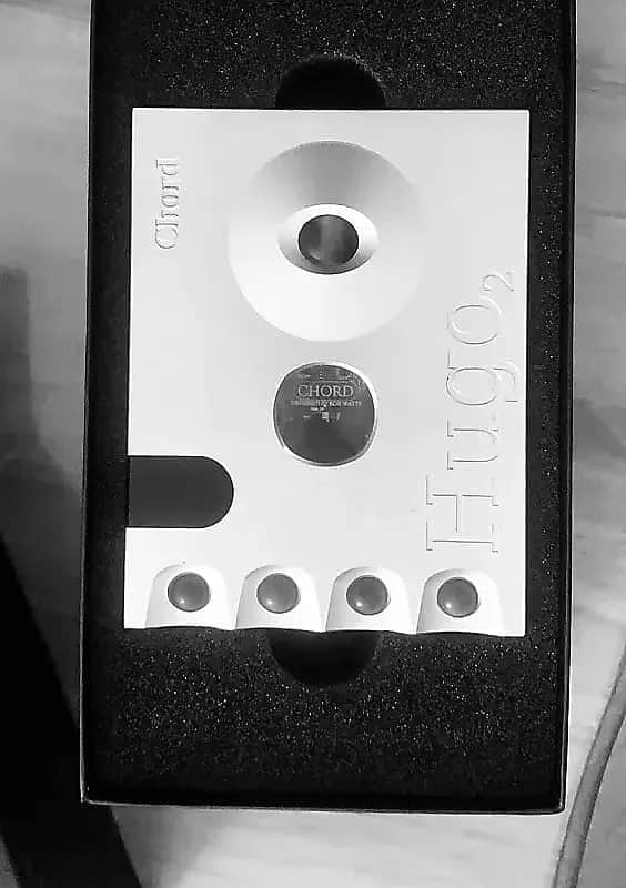 Chord Electronics Hugo 2 DAC Headphone Amp Chord Electronics - HUGO 2 Transportable DAC / Headphone portal Amplifier better than Astell and Kern made in UK black silver