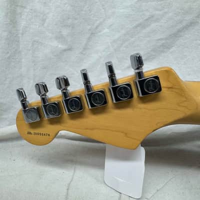 Fender American Stratocaster Guitar with Case 2000 - 3-Color Sunburst / Rosewood fingerboard image 9