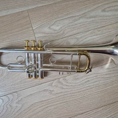 Vincent Bach Stradivarius 72* Silver and gold trim image 2