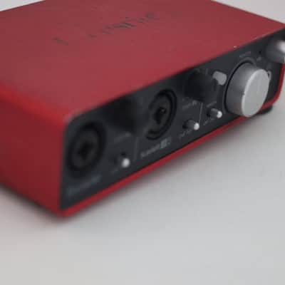 Focusrite Focusrite Scarlett 2i2 Audio Interface 1st Generation Red 2015 - Red image 5