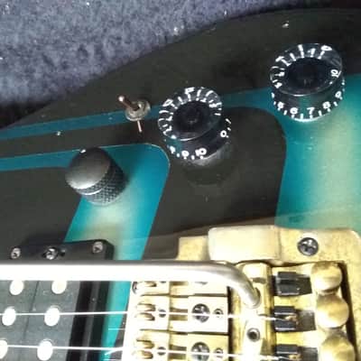 Kramer Pacer 1982 Black/Blue Pipes/Maple image 6
