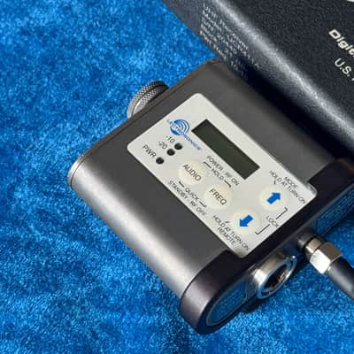 Lectrosonics SMQV+UCR411A image 2