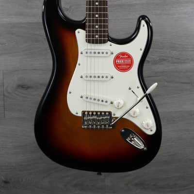 Squier Classic Vibe '60s Stratocaster 3 Tone Sunburst image 2