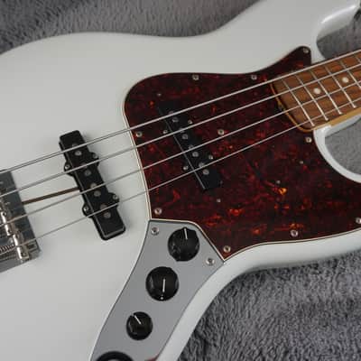Fender Traditional II 60s Jazz Bass 2022 MIJ Olympic White w/ Rosewood Board image 6