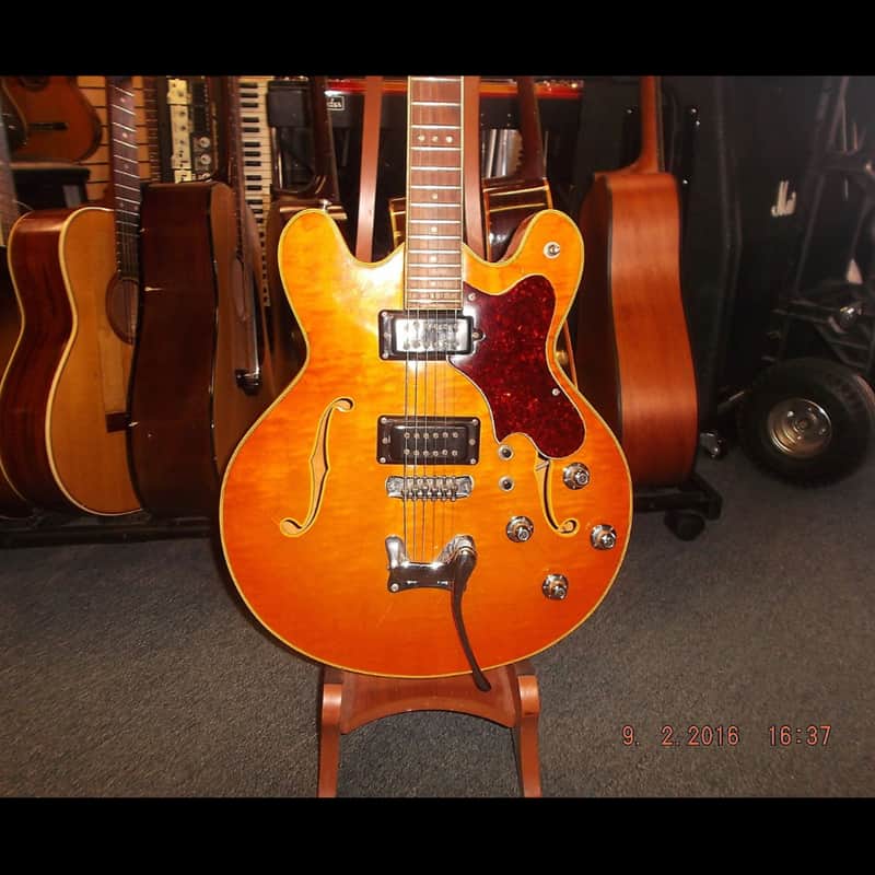Mosrite Celebrity 1971 Butter image 1