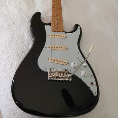 Fender / Squier Bullet 1986 - MIJ Fujigen, Flamed Maple Neck image 2