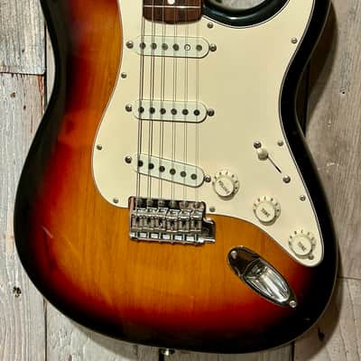 Rare 1986 Fender American Vintage '62 Stratocaster - 3-Color Sunburst, Wicked Kool Vintage Stratocaster! Pro Set Up and Ships Fast! image 4