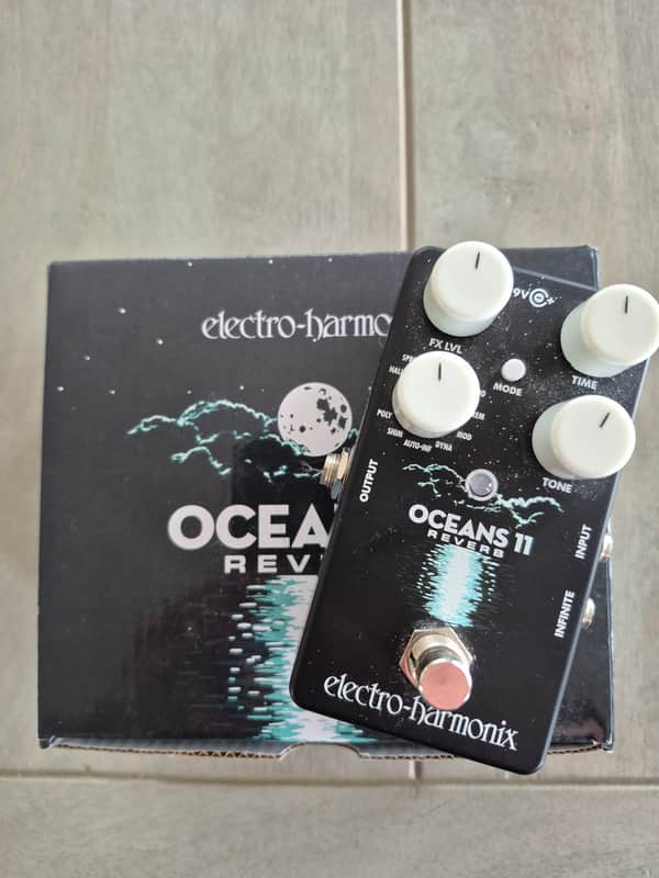 Electro-Harmonix Oceans 11 Reverb 2018 - Present - Black image 1