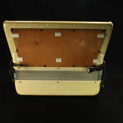 LIRA Model 10 Piano Accordion 41 Collectors Grade image 6