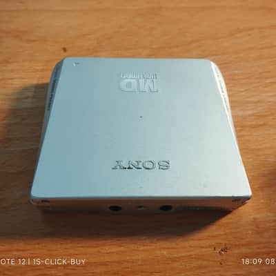 Sony MZ E75 1999 - Sony Walkman portable mini disc player MZ E75 silver working image 5