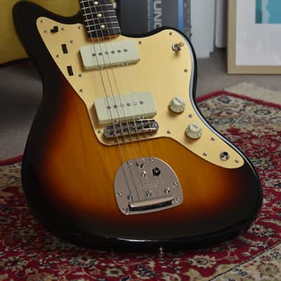2021 Fender Japan Heritage 60’s Jazzmaster 3-Tone Sunburst Nitro Lacquer, w/Paperwork, Gold Anodised Guard, MIJ, Offset, JDM image 8