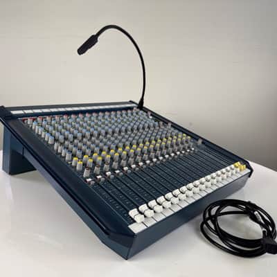 Allen & Heath MixWizard WZ3 16:2 Mixer with Detachable Lamp and Power Supply image 8