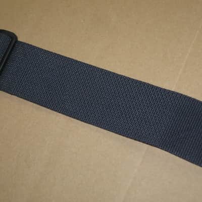 very lightly used Lock-It LIS-001-P2-BLK POLY PRO SERIES Black 2" guitar strap (2" wide, black polypropylene material, patented and brilliant Lock-It strap locking system, leather ends) straps, extend to an extra long 62" in max length image 24