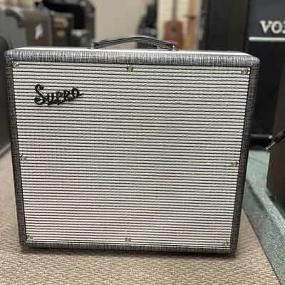 Supro 1699R Statesman 2-Channel 50-Watt Tube Guitar Combo Amp w/ Footswitch - Open Box image 1