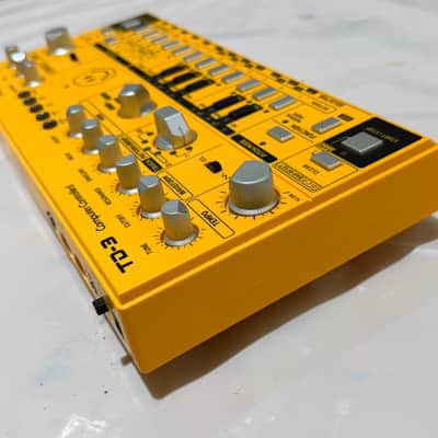 Behringer TD-3 Analog Bass Line Synthesizer 2019 - Present - Yellow image 3